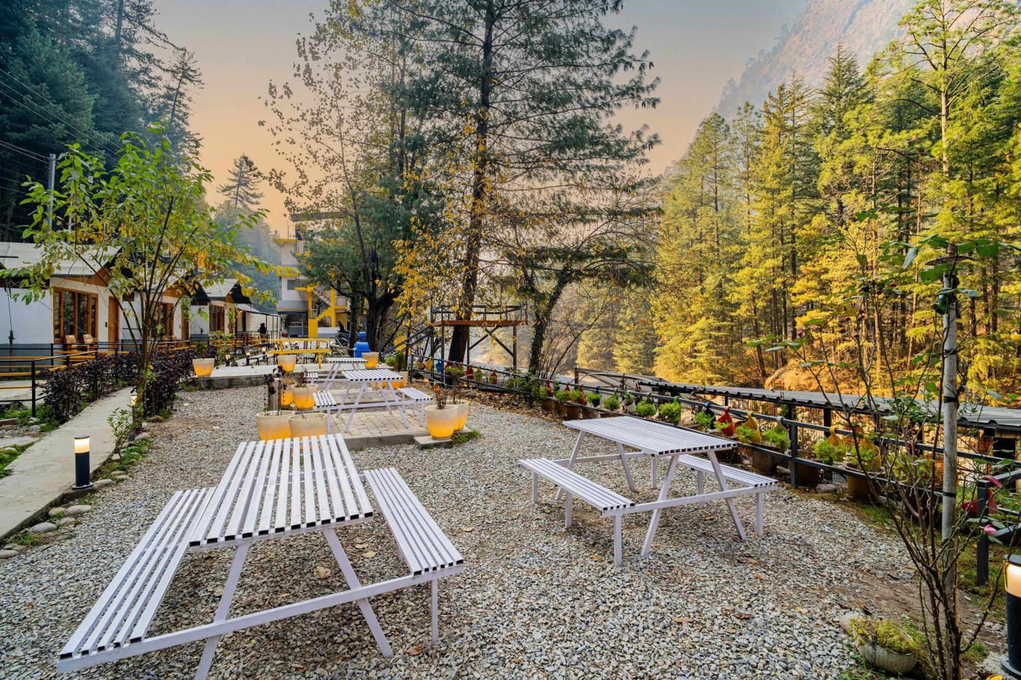 The Hosteller Kasol, Riverside Екстериор снимка